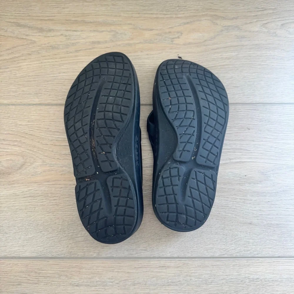 Oofos Oohlala Thong Sandal Black Womens 9